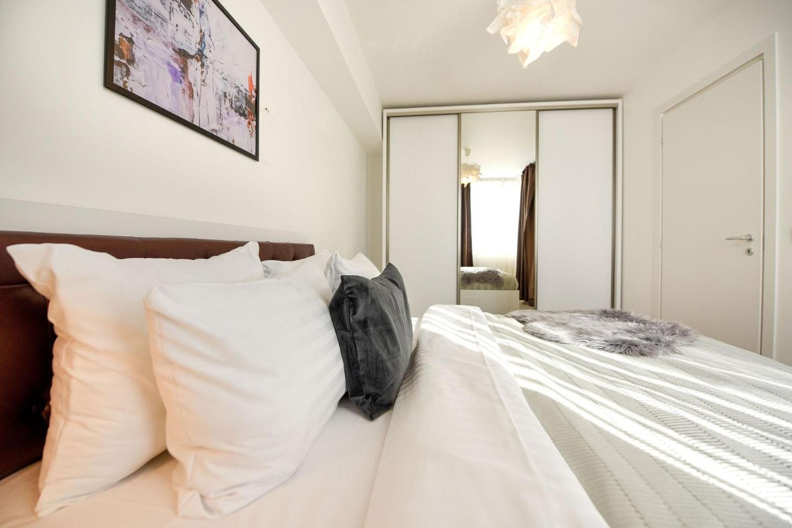 Апартаменти Wonderfull 1Br Aviatiei Бухарест Екстер'єр фото